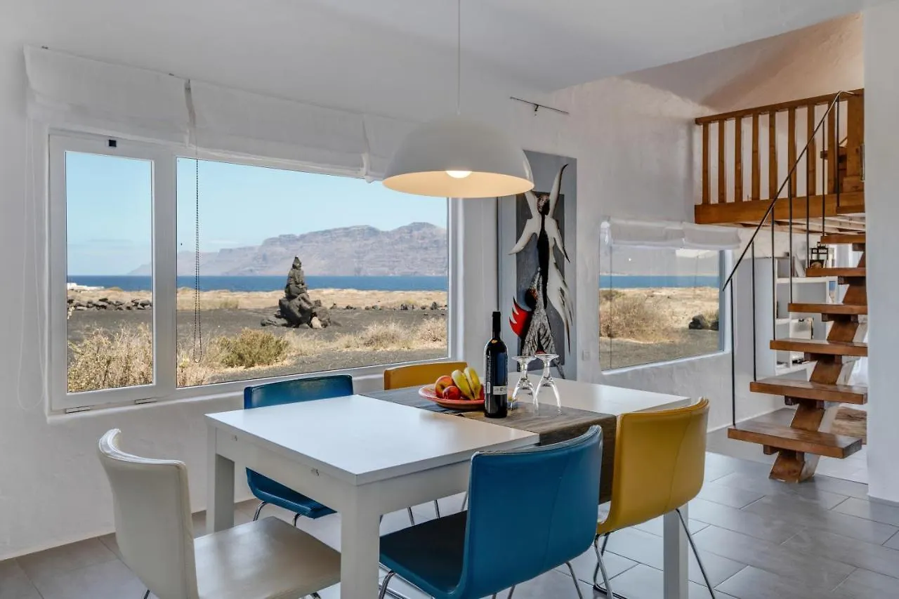 El Loft Villa Famara 0*,